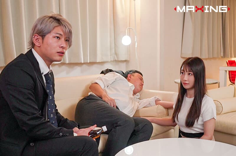 夫の部下に言い寄られ…自宅で裏切りのNTR 斉藤帆夏