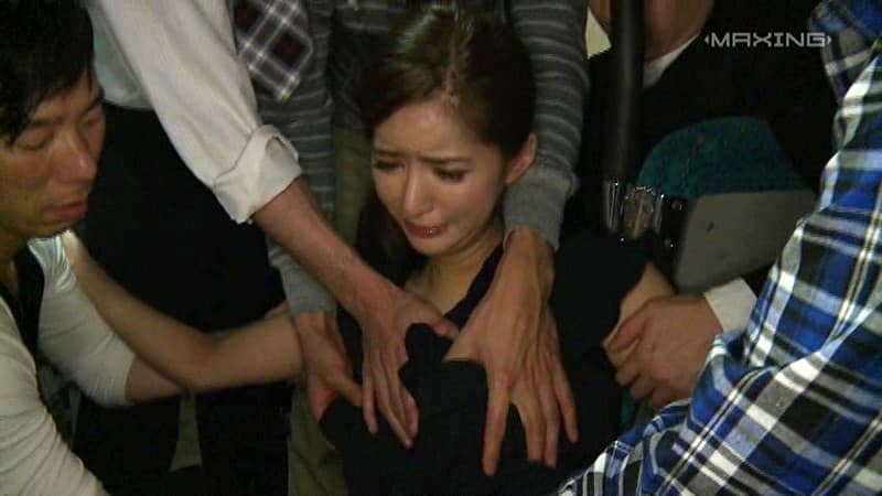 卑しい鬼畜たちに狙われた美女15名 痴●被害5時間