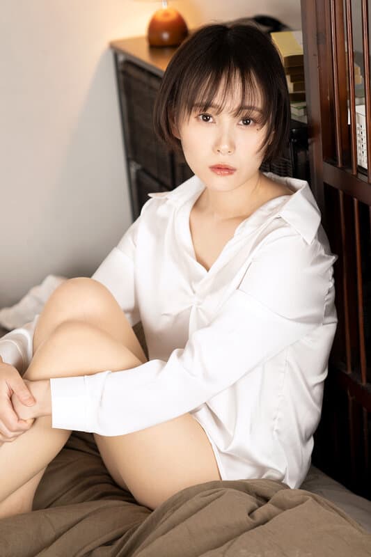 【VR】酔い潰れて寝たきりなボクのチ○ポを一晩中貪ってくる陰キャ後輩OL 浅井心晴