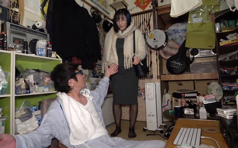 素人裏垢女子と近所の奥様と生徒の母親に生中出し クズ親父あきら監督が自ら選ぶ！「珠玉の中出し自選作品集」素人娘にうっかりナマで中出ししたら100倍返しでお仕置きされました！（泣）