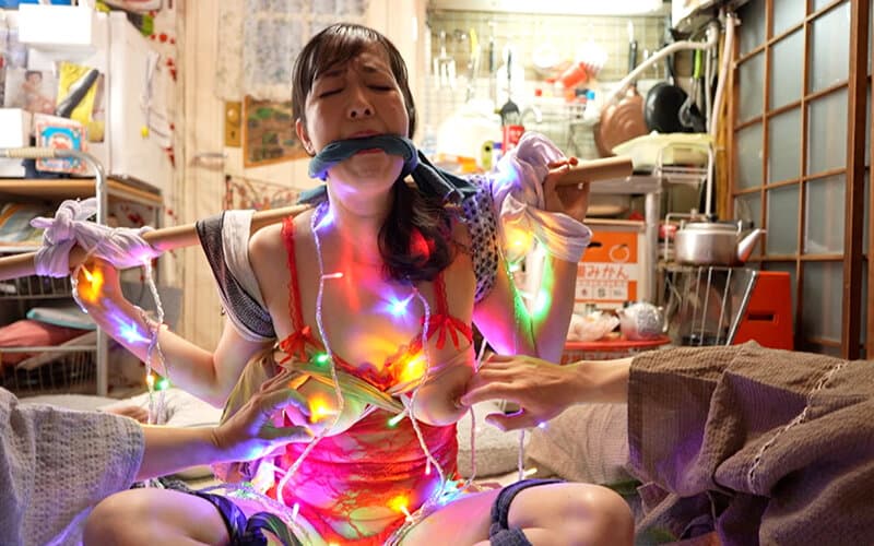 素人の縛り生中出し【色白ぽっちゃり肉便器妻編】近所のぽっちゃり奥さんは僕らのお掃除をしてくれる卑猥な肉便器雌豚でした。 成田かなこ