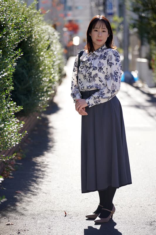 大量ぶっかけ志願 白く汚されたい変態素人妻 ゆかさん