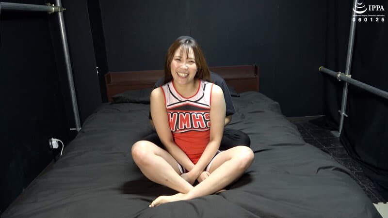 めちゃカワチアガールの脇＆腰骨＆足裏くすぐりプレイ！ 沙つむぐ