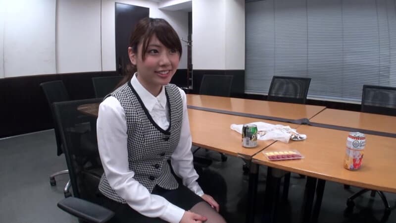 中年オヤジとオフィスレディ 市川まほ