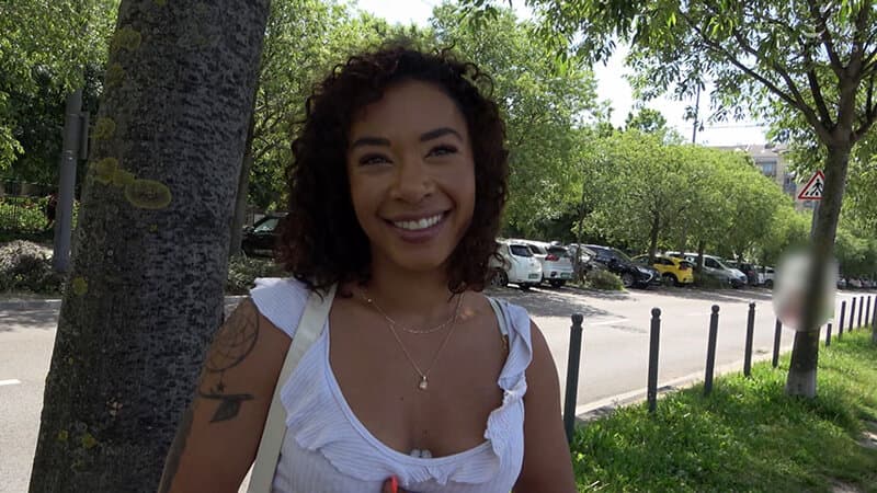 フランスからバケーションでキマシタ。黒人ビッチをナンパ連れ込み！＃本物美女＃黒人＃巨乳＃初日本人＃熱烈フェラ＃バック好き＃エキベン＃圧迫プレス＃舌上射精＃AVデビュー タリア・レイン