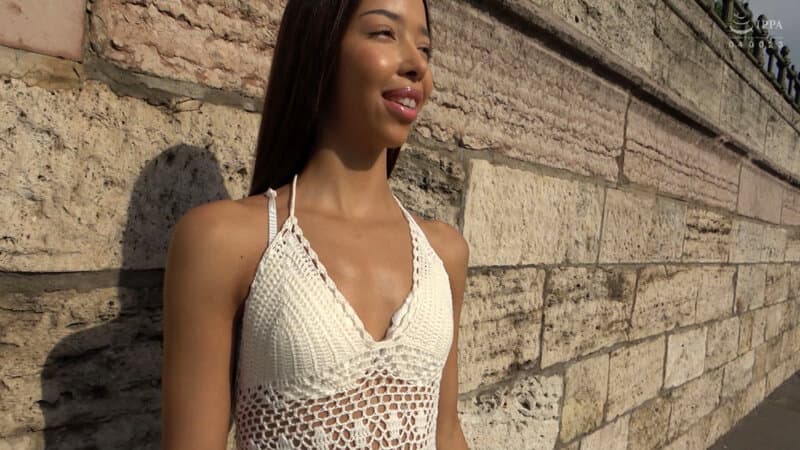 ハンガリーの大学からキマシタ。黒人美女をナンパ連れ込み！＃本物美女＃黒人＃女子大生＃スレンダー＃軟体＃つるぺた＃電マ＃涎だらだらフェラ＃騎乗位＃AVデビュー リア・リン