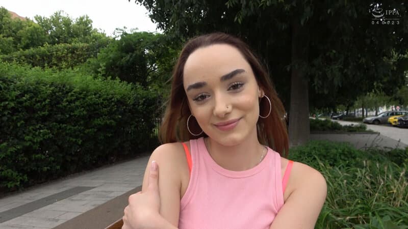 ヨーロッパの片田舎からキマシタ。18歳の素人娘をナンパ連れ込み！ ＃AVデビュー＃フェラ三昧＃マッサージ＃家出●女＃白人＃18歳＃電マ＃中出し＃マン屁 アリス・ザフェル