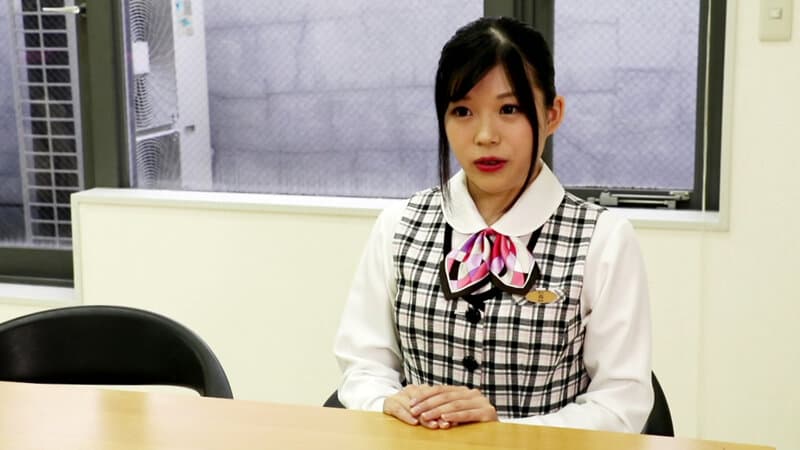 美人受付嬢は雌犬のように躾けられたい