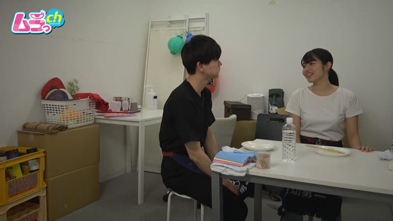 カップル部屋REC 最近ご無沙汰してた大好きな彼氏と休憩時間が被ったら…誰か来るかもしれないのにお股びしょ濡れにして我慢できずにバイト先でヤっちゃうむっつりスケベ女子大生