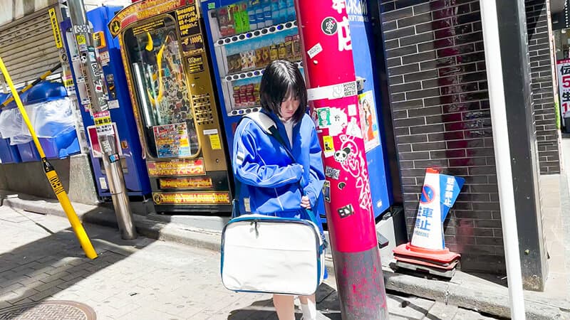 ウブな若々しい処女学生との生々しいハメ撮りの記録