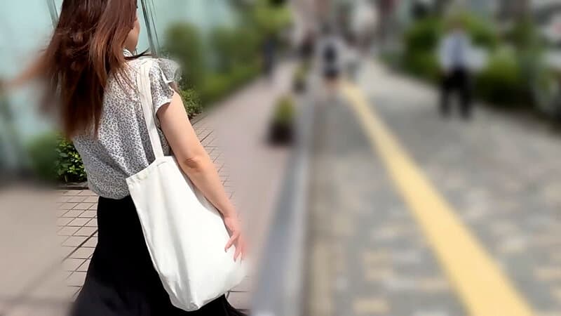 街角で声をかけてパンツの染みを見せてもらう ドラッグストア店員 あいるちゃん