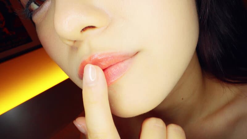 【個人撮影】笠木いちかの口内観察 舌を磨いて指しゃぶって開口器で口内見せながら喜悦（よが）る