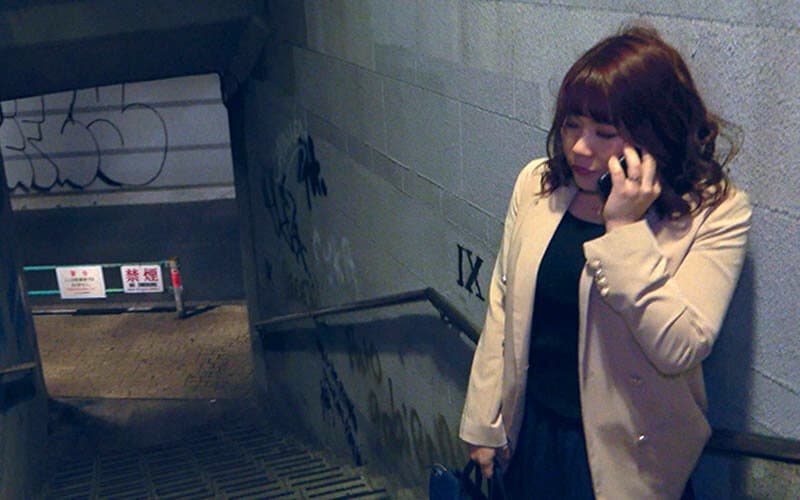 終電までには帰れるよね？飲みすぎちゃった主婦連れ込みナンパSEX 3