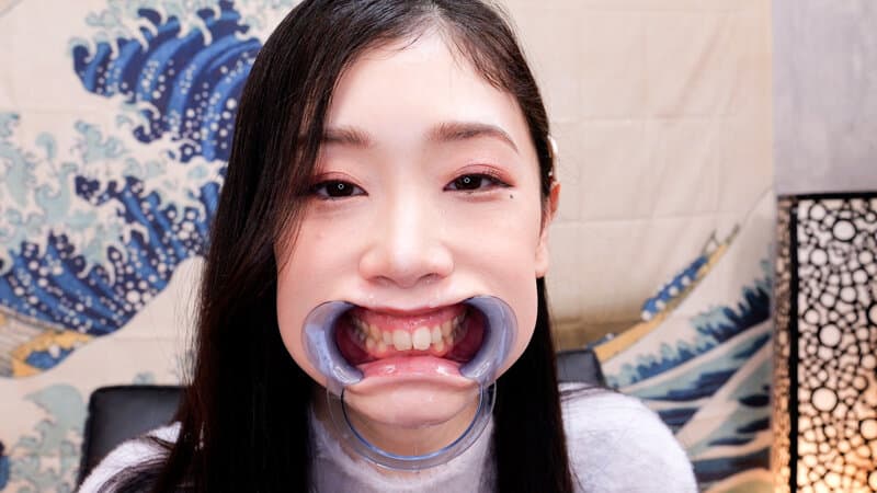 ～喉奥姦通～ イラマチオ 小松杏