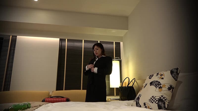 美しいド爆乳おねえさんが大股開きでガチオナニー