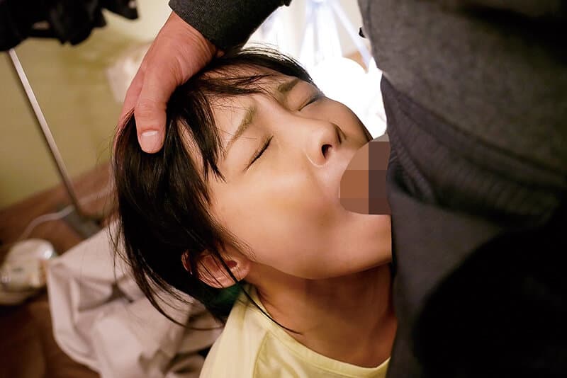 喉奥まで咥えさせ唾液でグチョグチョ 美少女イラマチオ23人