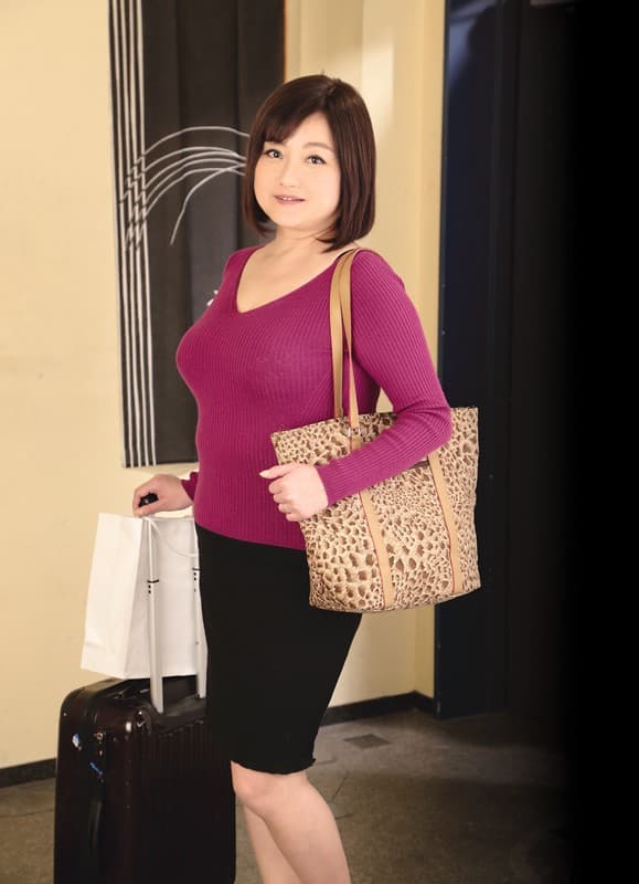 大阪から上京した嫁の母が…爆乳義母 上総真知子43歳