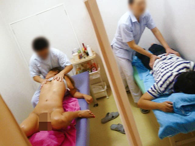 寝取りエステサロン彼氏に聞えちゃう…背徳感に身悶えする彼女さん8名