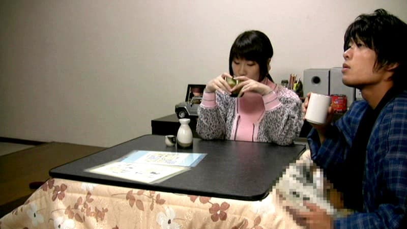 コタツの中で息子にイカされる義母 DX