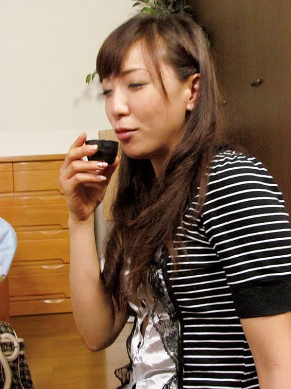 母なのに息子に舐められハメられイかされて