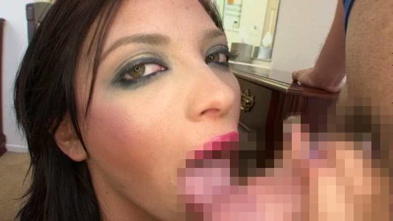 日本男児のチ●ポ丸呑み！パツキン娘の濃密フェラチオ 5時間