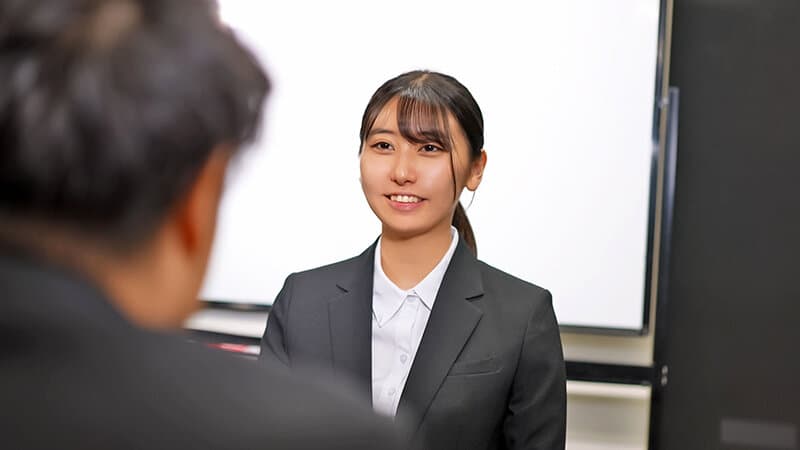 真面目な就活生とばぶばぶ退行 性癖解放おむつ交尾 （メスガキ23） 片寄しゅうか