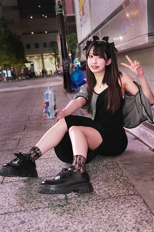 酔い潰れ寝転びギャルをお持ち帰り！@歌舞伎町 イラマ・スパンキング・首絞め へべれけ5P やよい （メスガキ31） 三葉やよい