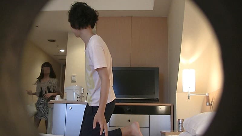 隠撮！ニューハーフデリヘル嬢との熱い夜