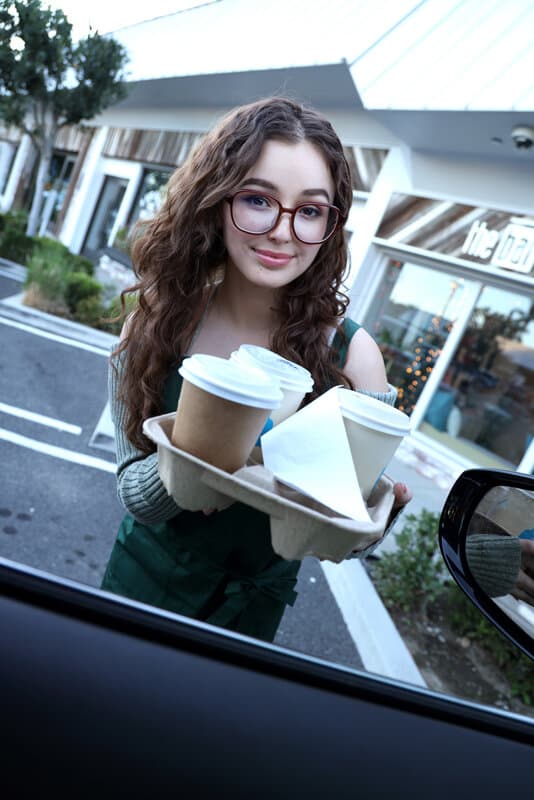 LAで出会った親日美女のカフェ店員にグッツモニターお願いしてみたら奇跡が起きた！！リアナ（28）