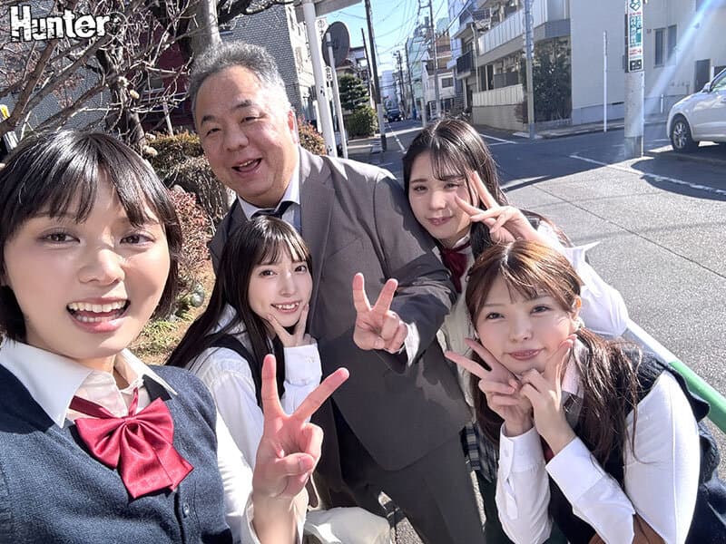 修学旅行で人生初のモテ期到来！万年童貞の僕が、教え子たちに一日中弄られハメられまくった美少女つるぺたハーレム 冬愛ことね 市井結夏 もなみ鈴 牧野怜奈