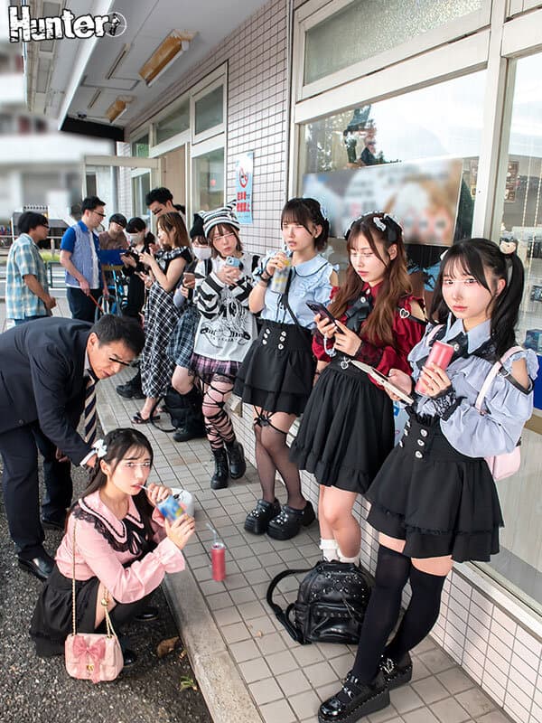 地雷系たちんぼ女子！交渉次第でNNOK！援交・割り切りする地雷系女子たちは最近公園で取り締まりが厳しくなったからとコンビニ前で立ちんぼ開始！貧困・推し活・暇つぶしと理由はそれぞれだけどお出かけついでに安心安全に活動中！？