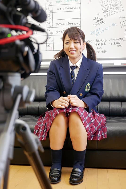 AV面接に来た●校卒業したての美容師を目指す軟体でムッチリ体型の女の子 北川さん18歳