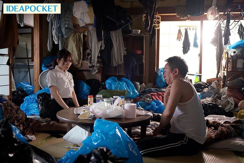 家庭訪問先のゴミ部屋親父に媚薬キメセクかまされイカされ続けた潔癖クソ真面目女教師 古川ほのか