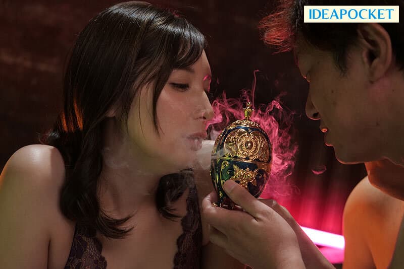 本物芸能人崩壊。10種の覚醒媚薬で理性ブッ飛びランジェリーキメセク 仲村みう