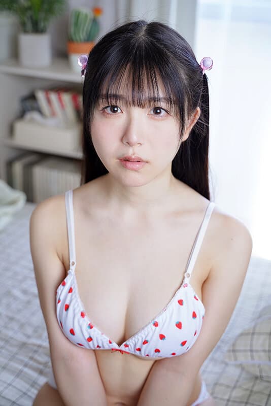 かどわかし。クラスで人気の純真無垢な女の子を激キモ中年オヤジがたぶらかし潮吹き＆抜きションするまで育成開発した性覚醒ドキュメント 真白ふわり