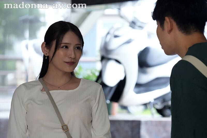 合鍵をもらった人妻が、男子学生が卒業するまで中出しされた一人暮らし部屋。 広瀬ゆり