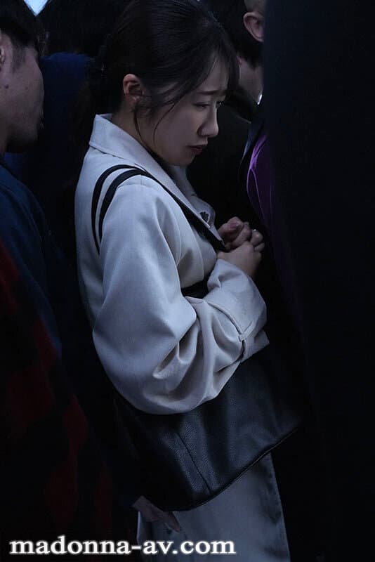 身動き不能…乗車率200％通勤ラッシュエビ反り痴● 竹内有紀