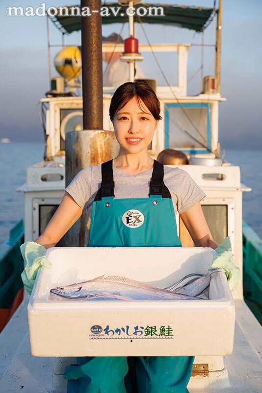 房総の海で出逢った。潮風を浴びた健康ボディ、’活きのイイ’地元妻―。 マドンナが見つけた、’海の幸’ 三好舞花 AVデビュー