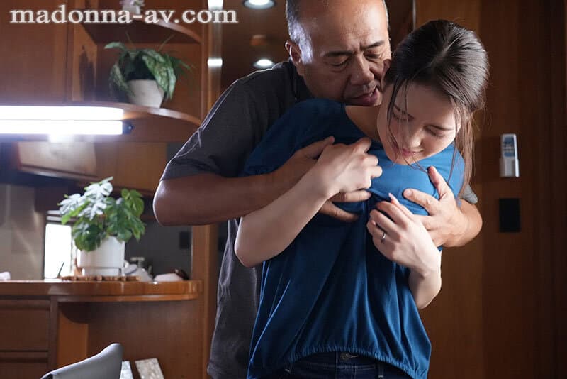 義父と同居して4年…これは私が生で挿入され続けて、快感に目覚めて、妊娠するまでの話です。 涼菜波美