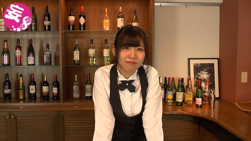 働く女性たちの尻肉と肛門