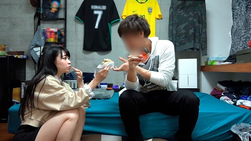 オフ顔、盗撮。AV女優という’仮面’をとった女性達の’カメラの前では絶対に見せない’シロウトな素顔。Vol.3 皆野あい