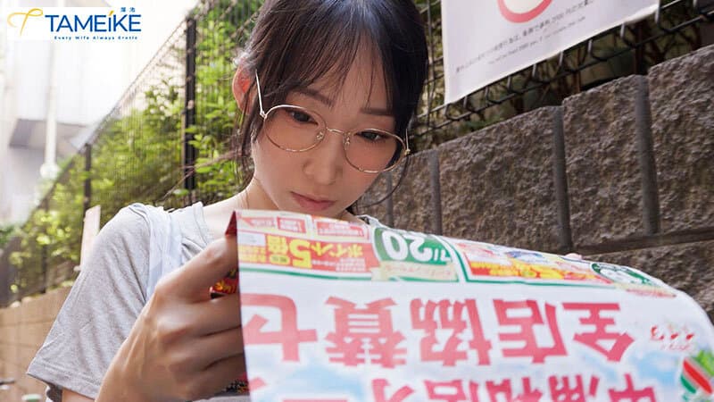 筋肉バリキレ！性欲異常！男の汗と精子の匂いでドスケベ覚醒する肉食妻のエグい程下品な汗だくち○ぽトレーニング 蓮実クレア