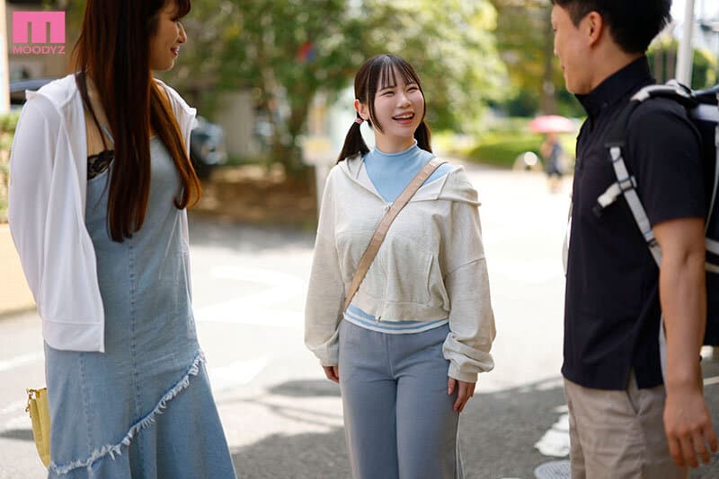 彼女の妹はグラドル爆乳Kカップ！乳首は絶対死守と見せかけて家の中では超隙だらけ！オッパイが大き過ぎて何度も無自覚ポロリ。 恋川こもも