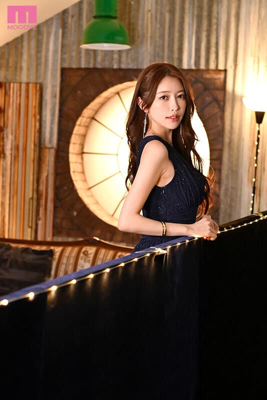 MOODYZ専属決定！きれいなお姉さんの顔にたっぷり顔射3本番 森日向子