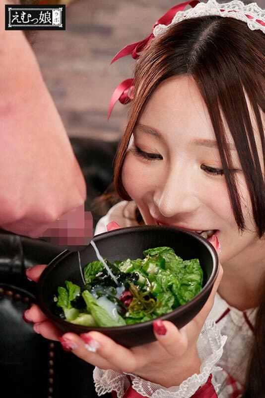 笑顔で喉越し感じたい。汁男優26人だしたて濃厚ザーメン啜り散らす。異常食ザー吸い込み娘 Nia