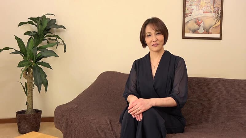 五十路で初撮り 全国のソープランド店渡り鳥 性の天使 快楽の女王がAVデビュー！ 宮川愛