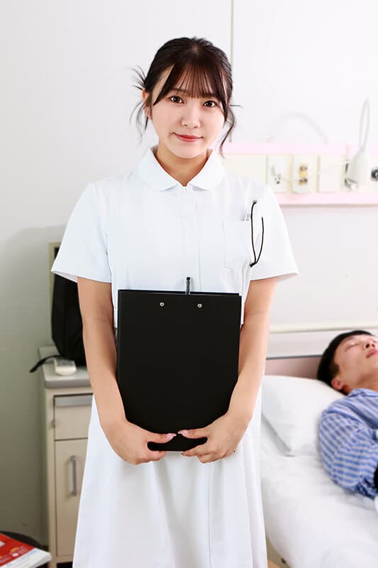 フェラチオしてくると噂の美人看護師 姫咲はな