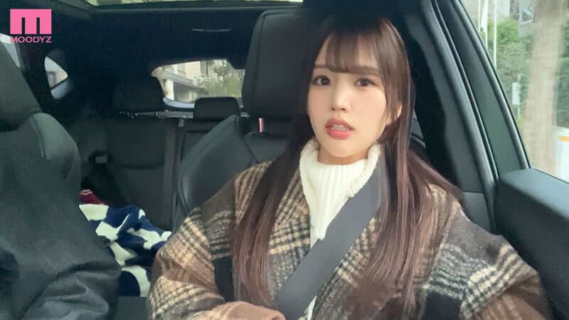 AV女優になった元カノ幼馴染と再会 久しぶりに会った彼女が垢抜けて可愛くなってたのでついデートに誘ったらまさかのOK あの頃は、ウブすぎてキスまでしかできなかった僕らはホテルに泊まって初めてのセックスなのにめちゃくちゃ中出ししまくった。 新井リマ