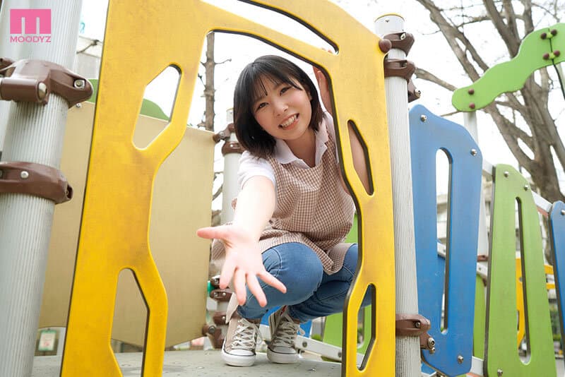 欲求不満な保育士のSEXはエロい。オジサン好きの薄給保育士は、平日もノーブラ乳首ビンビンGカップ。彼氏に内緒で出演。AVデビュー。 南見蒼