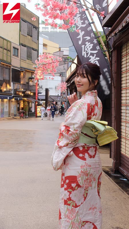 SNS使った人妻ナンパ術 いつもは、980円のパーカーしか着ない団地に住む普通の人妻に、着物を着させて特別感のあるデートをしたら、簡単にパコれた件。 まこ